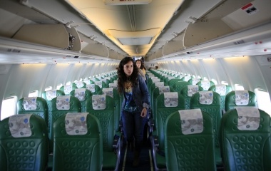 Spanish nurses Maria Jose Marin and her twin sister Maria Teresa deboard a plane after landing in Amsterdam