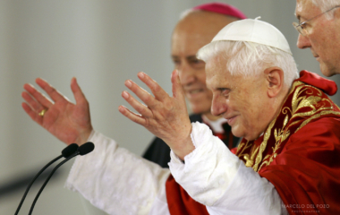 Pope Benedict greets the faithful in cathedral in Valencia while attending World Meeting of Families