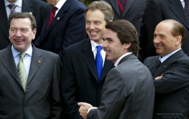 GERMAN CHANCELLOR SCHROEDER, BRITISH PM BLAIR, SPANISH PM AZNAR ANDITALIAN PM BERLUSCONI SMILE ...