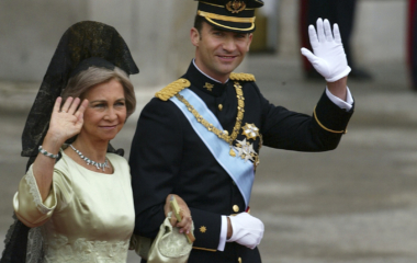 SPANISH CROWN PRINCE FELIPE WALKS WITH HIS MOTHER QUEEN SOFIA TO THE ALMUDENA CATHEDRAL.